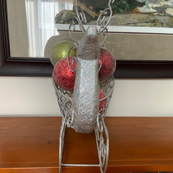 Christmas Reindeer Sleigh with Plastic Christmas Balls - Picture 5 of 5